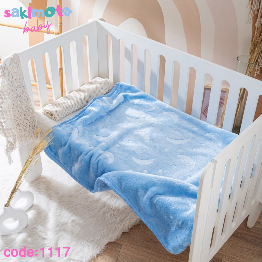 Plain crescent-shaped blanket, two layers