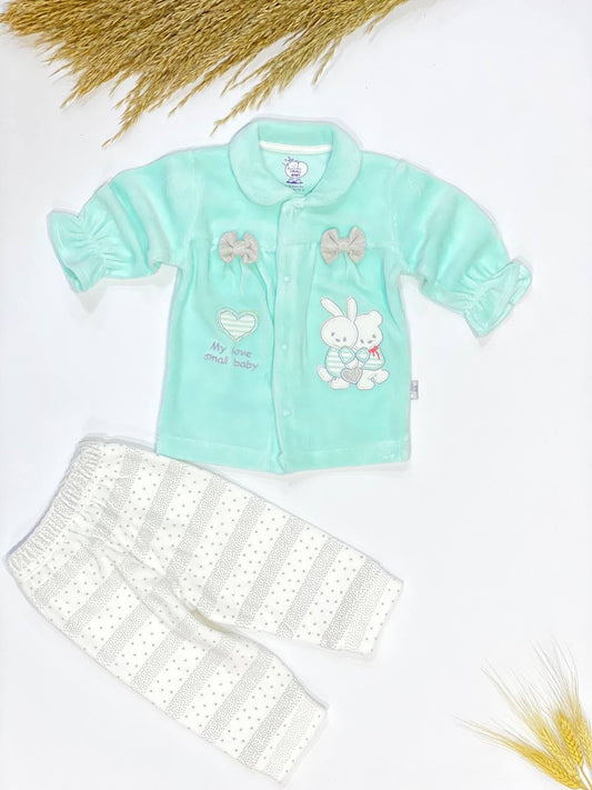 - بيجامة مواليد قطيفة ناعمه